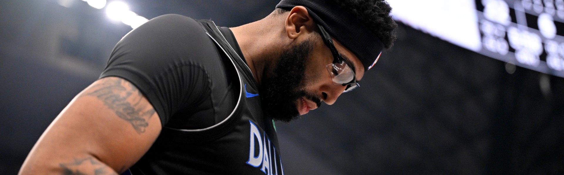 开云体育官方网-TA名记：东部的每支球队都认为 他们距离总决赛只差一个浓眉