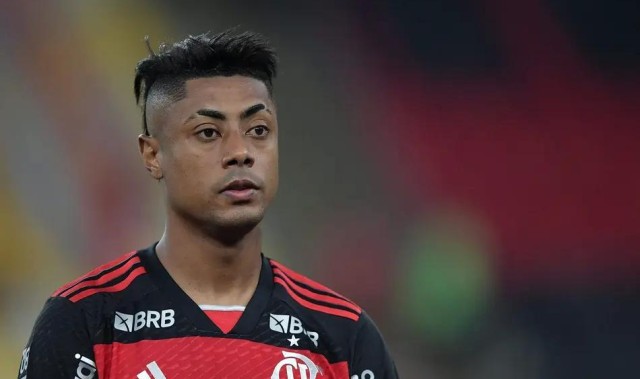 官方：弗拉门戈球员恩里克因涉嫌故意染黄被禁赛12场+罚款6万雷亚尔