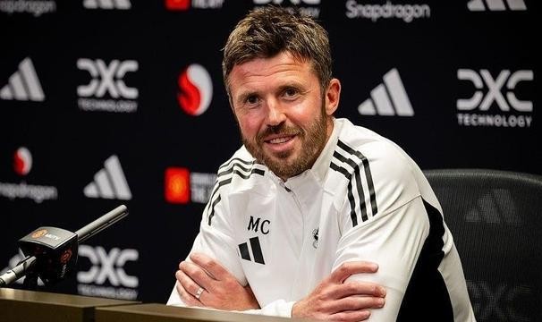 开云体育官方网址-卡里克：曼联理应参加欧冠，但不能以此划清失败和成功的界限