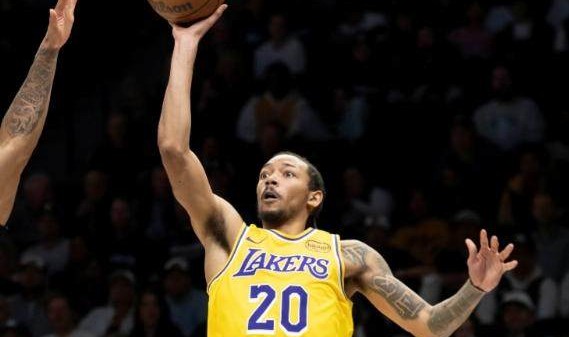 开云体育官方网-“吐曼巴”接管湖人残阵 1950万薪水团砍74分太励志