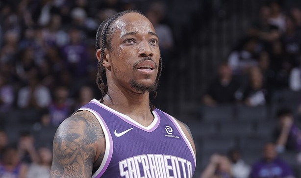 开云体育官方网址-德罗赞砍下41分11助攻 生涯第二次斩获至少40分10助攻|国王|爵士|德玛尔-德罗赞|德马尔·德罗赞|密尔沃基雄鹿队_新浪体育_新浪新闻