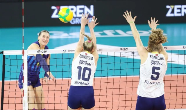 欧冠女排战报：斯坎迪奇爆冷取胜，王媛媛率队轻松晋级|费内巴切|加拉塔萨雷|梅丽萨-瓦尔加斯|费多罗夫采娃|比赛_新浪体育_新浪新闻