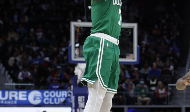 开云体育网页版入口-布朗：最后一投腿有点沉 我们还有进步空间 这是常规赛存在的意义