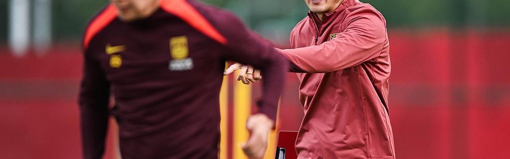 开云体育网页版入口-2-0到2-2！中国男足痛失好局，2球领先遭绝平，邵佳一带队3场不败