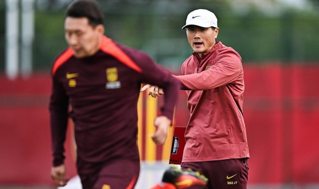 开云体育网页版入口-2-0到2-2！中国男足痛失好局，2球领先遭绝平，邵佳一带队3场不败