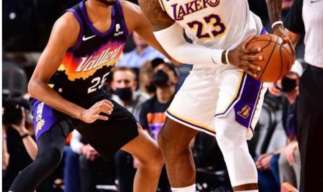 开云体育官方网址-熟悉的试探！詹姆斯再输G1：已准备好迎接挑战