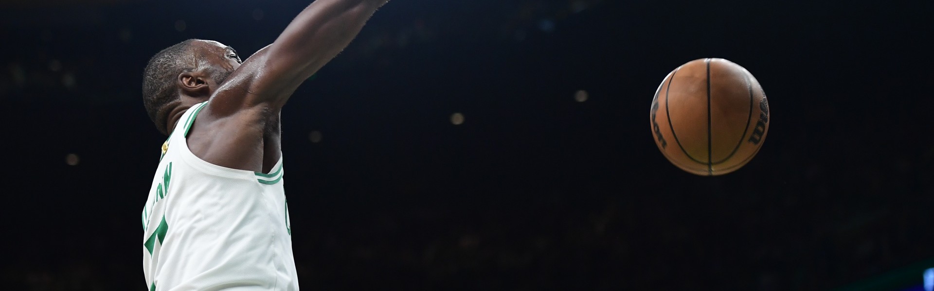 开云体育网页版入口-杰伦·布朗谈球队禁区得到76分：我们一直被诟病三分投得太多了