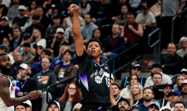 开云体育官方网-爵士官方：对球队在最后阶段展现出的竞争力感到无比自豪