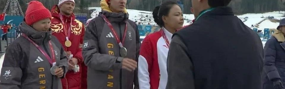 开云体育官方网-德国选手拒与中国选手合影！原因曝光 乌克兰国旗被没收愤怒抗议